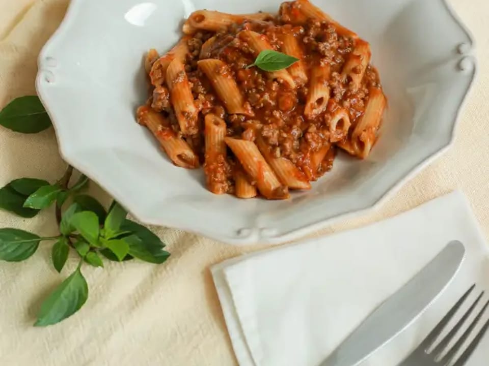 Macarrão integral a bolonhesa