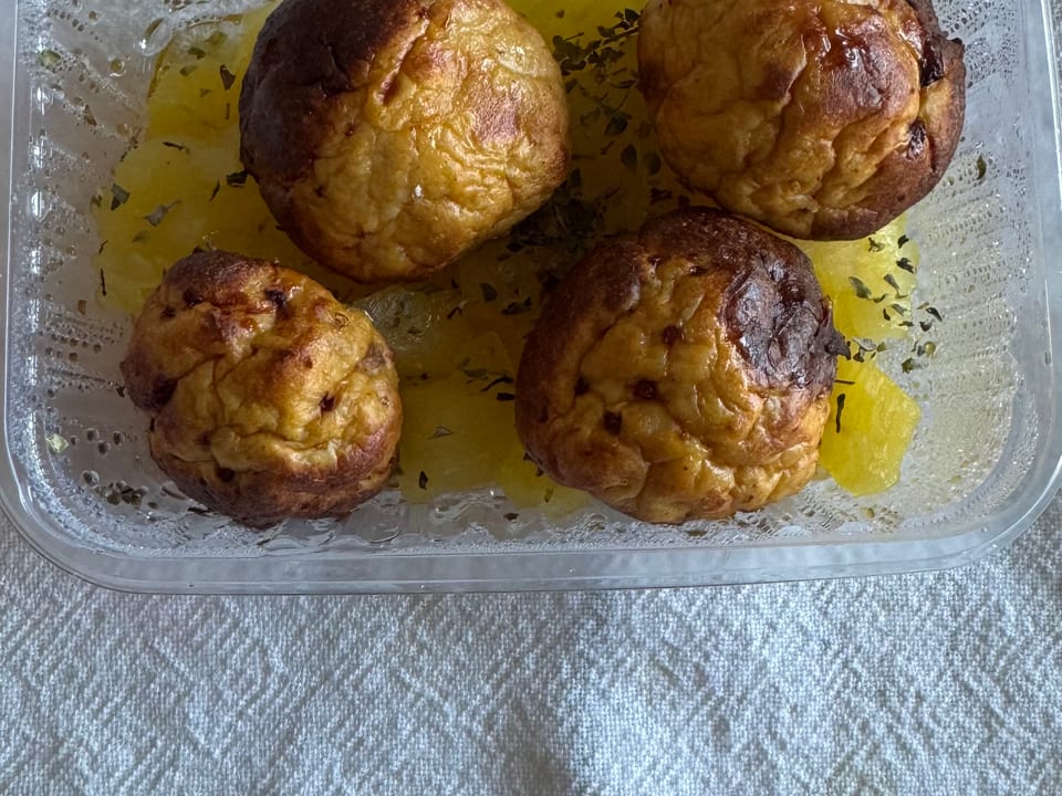 Almôndegas de frango com mandioca temperada
